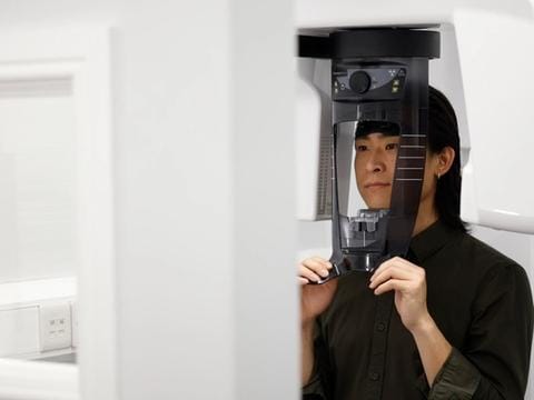 Private Adult Orthodontics background